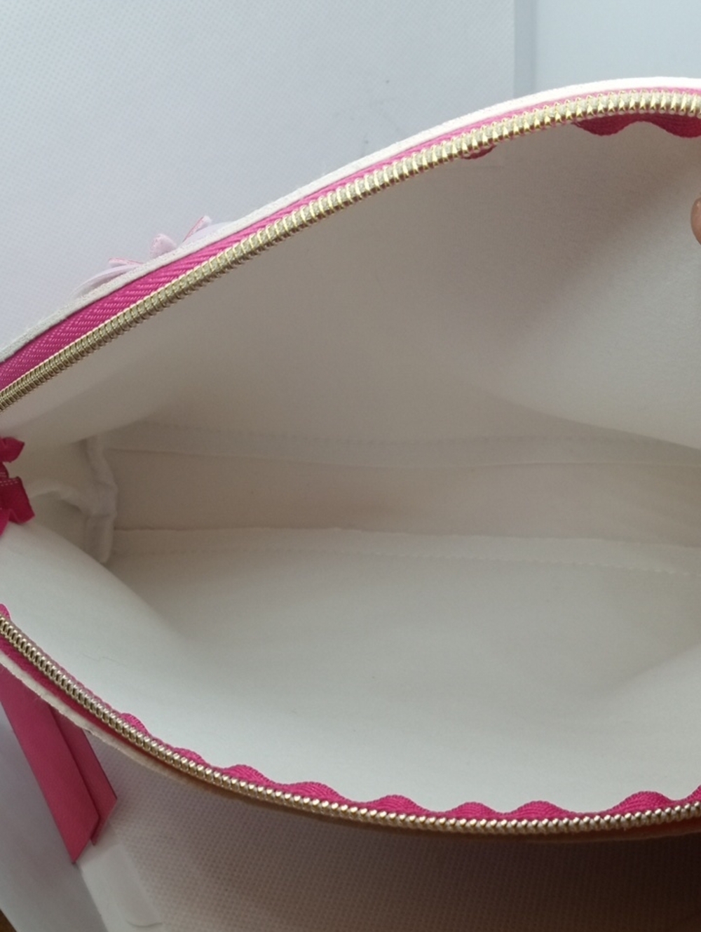 ELIZABETH ARDEN MAKE UP BAG - Picture 7 of 8